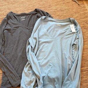 Gray and Light Blue V-Neck Long Sleeve Tops